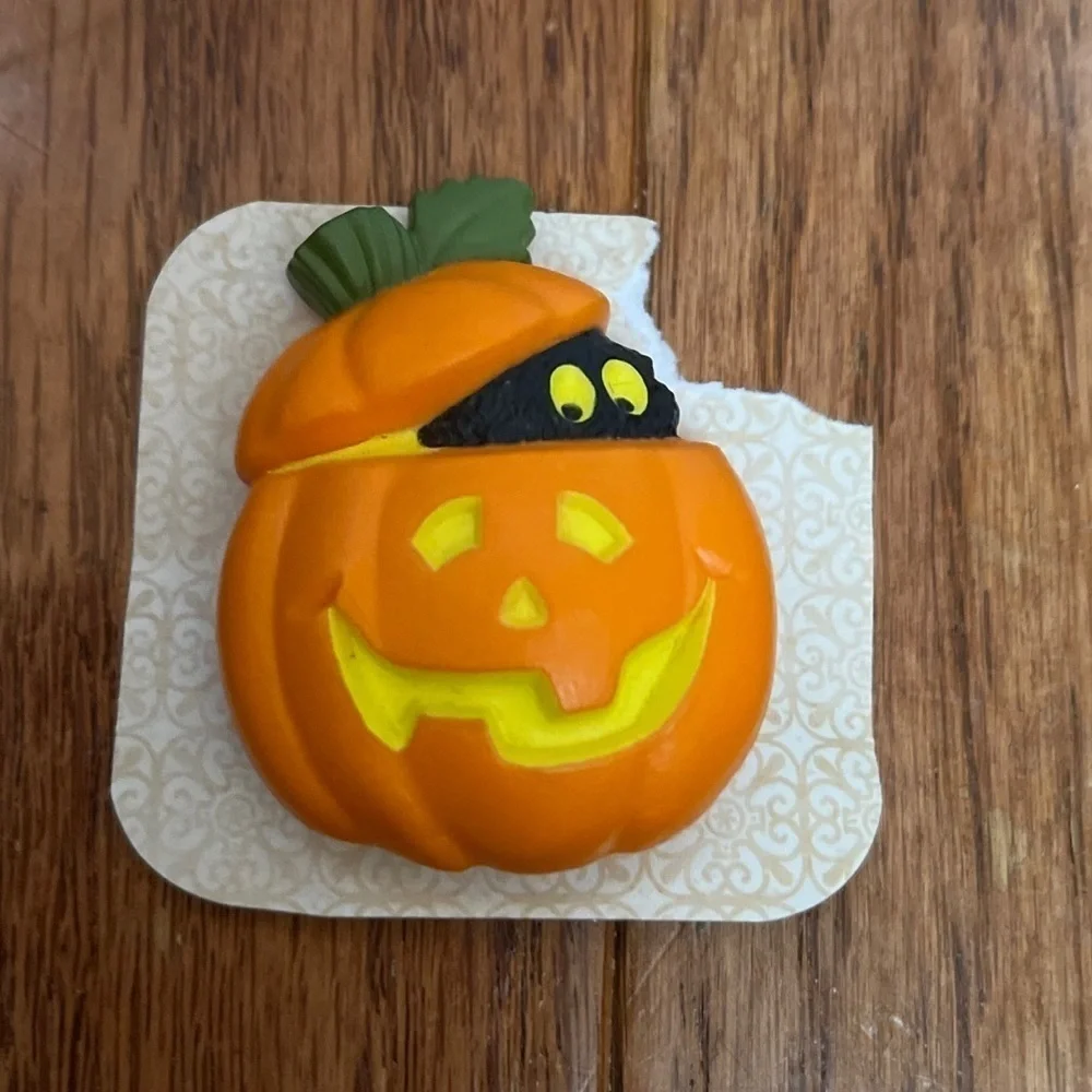 Halloween Black Cat in Jack-o-Lantern Brooch Pin 1982 Hallmark Cards Pumpkin